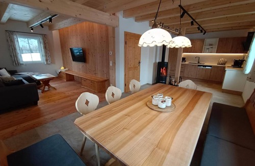 Tauplitz Cabin | Cabin 'Tauplitzalm' with Mountain View, Private Garden and Wi-Fi