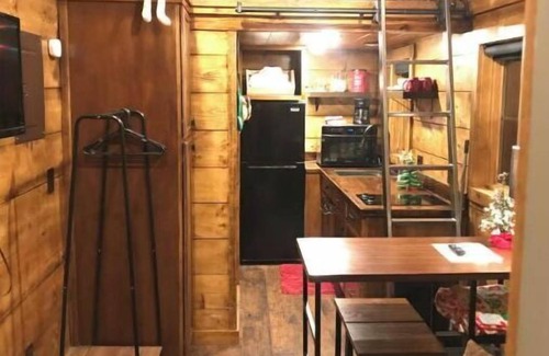 Vineyard House | Cabin Tiny Home on the Lake