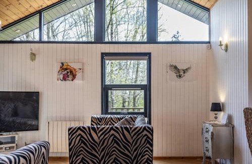Hallington House | Cabin W Hot Tub, Sauna, King Beds, National Park