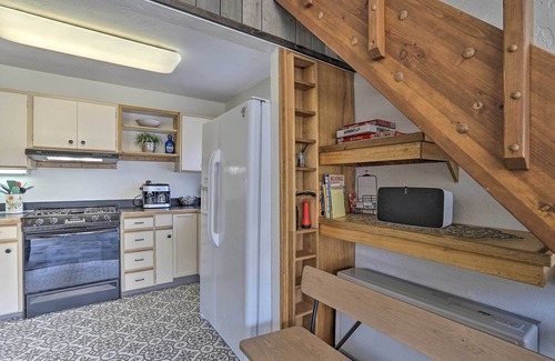 Alyeska Cabin | Cabin w/Hot Tub & Views: 1 Mile to Alyeska Resort