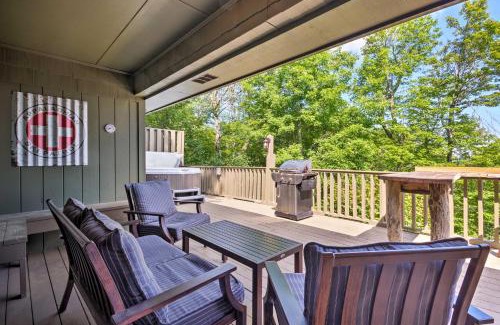 Blowing Rock House | Cabin with Hot Tub and Mountain Views Less Than 5 Mi to Boone