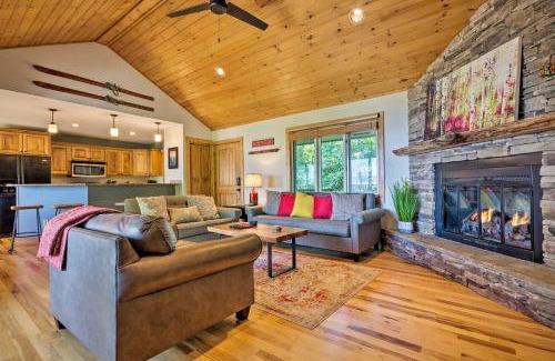 Blowing Rock House | Cabin with Hot Tub and Mountain Views Less Than 5 Mi to Boone