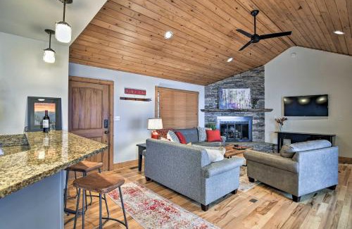 Blowing Rock House | Cabin with Hot Tub and Mountain Views Less Than 5 Mi to Boone
