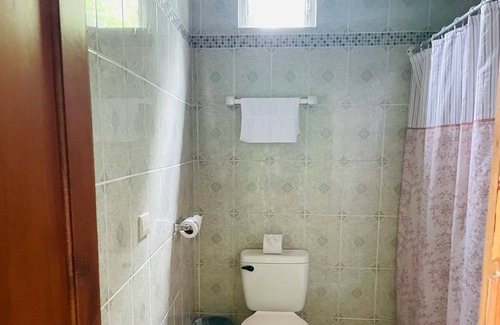 El Castillo Hotel | Cabinas Los Tucanes