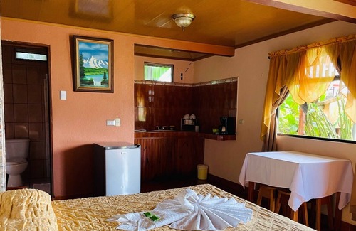 El Castillo Hotel | Cabinas Los Tucanes