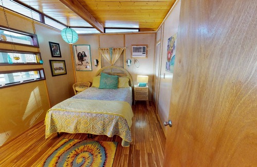 Logan Cabin | Cabins In Hocking - Happy Hippie