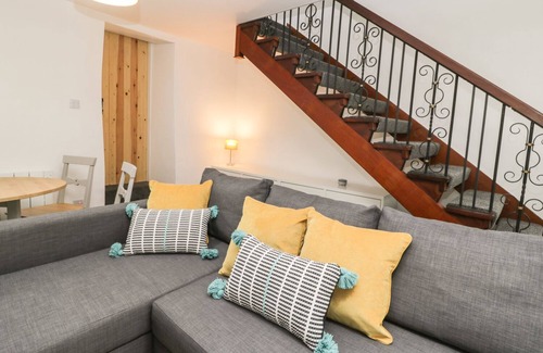 Brough Cottage | CABINTEELY, pet friendly, with open fire in Brough