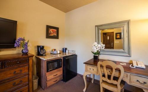 Zion National Park South Entrance Cabin | Cable Mountain Lodge