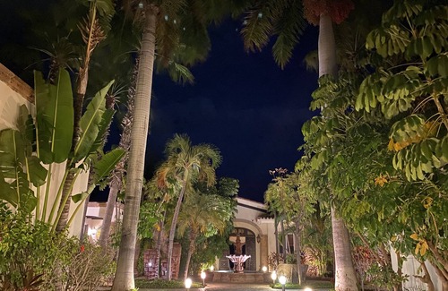 San Jose del Cabo House | Cabocasabuenavista- WALK TO Private Beach. Roof top deck. Pets welcome