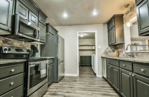 Lubbock House | Cactus Casita *Pets Welcome* Close & Easy access to Campus, Hospitals, and more!