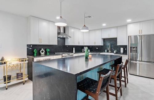 Cox Heights House | Cactus on Palm: 4BR w/Private Pool