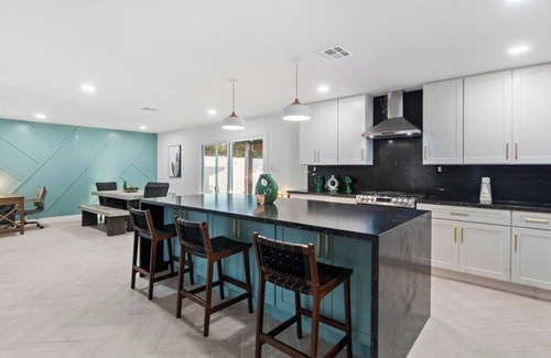 Cox Heights House | Cactus on Palm: 4BR w/Private Pool
