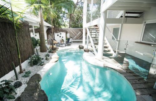 South Brisbane House | Cactus Rose Villa - Private Stay in Byron