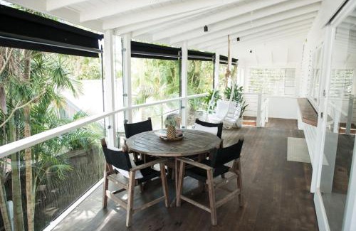 South Brisbane House | Cactus Rose Villa - Private Stay in Byron