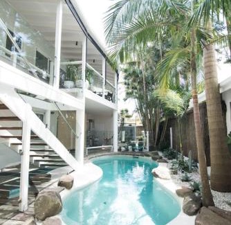 South Brisbane House | Cactus Rose Villa - Private Stay in Byron