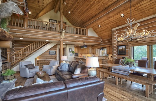 Victor House | Caddis Cabin Western Style Teton Springs Home in Victor, ID w/A/C & Hot Tub