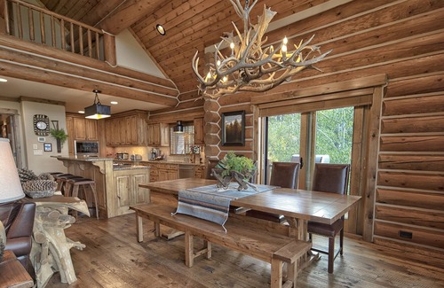 Victor House | Caddis Cabin Western Style Teton Springs Home in Victor, ID w/A/C & Hot Tub