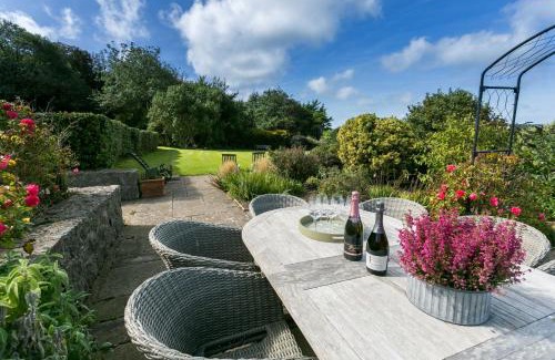 Moelfre House | Cae'r Borth