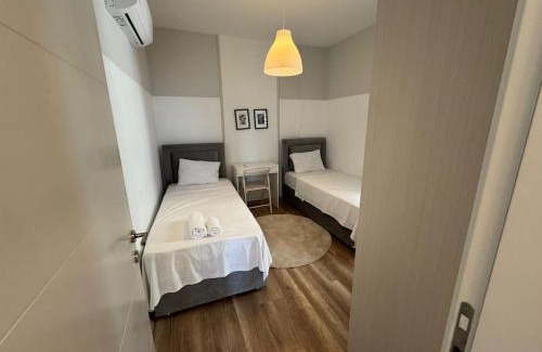 Politiko Apartment | Caesar Resort Spa Long Beach