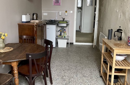 Nevers Apartment | Cafe Velo Nevers - comfortable Loire-side room
