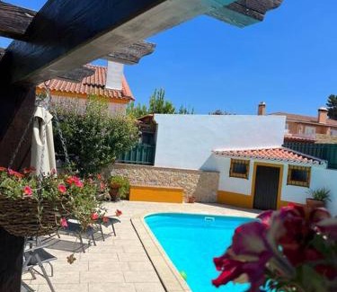 Sao Simao Ski Chalet | Cafofos da Zeta, Cozy Pool House