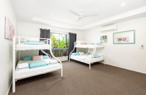Trinity Park House | Cairns Beaches Home, Marina View, Sleeps 12