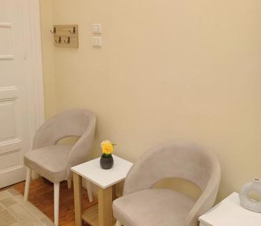 Qasr an-Nil Hotel | Cairo Hub Downtown Hotel