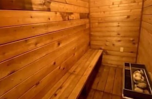 Lafayette Apartment | Cajun Stays - Mid-city Bungalow Pool and Sauna