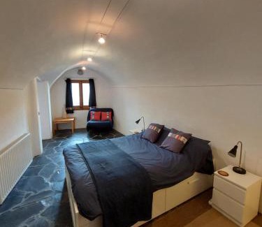 Castellfollit de la Roca Bed & Breakfast | Cala Clareta