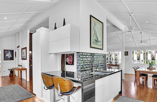 Edge Hill House | Caladenia Villa - Understated luxury in Edge Hill