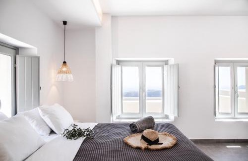 Fira Apartment | Caldera Cliff Illusion