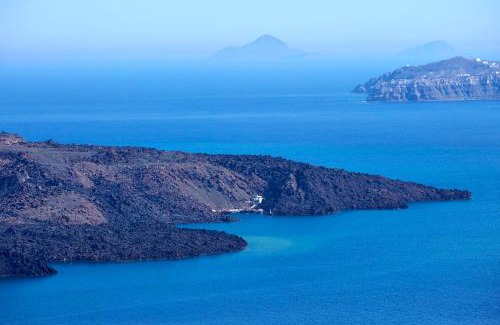 Fira Apartment | Caldera Colors Suites