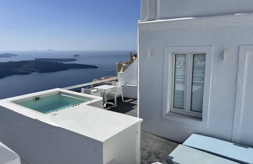 Imerovigli Apartment | Caldera Mare 6, part of Alexander Villas