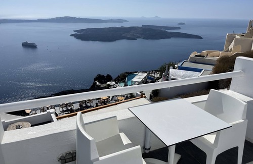 Imerovigli Apartment | Caldera Mare 6, part of Alexander Villas
