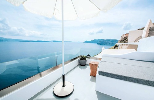 Oia Villa | Caldera Serenity Cave Villa | Oia, Santorini | Breathtaking Caldera Views |.