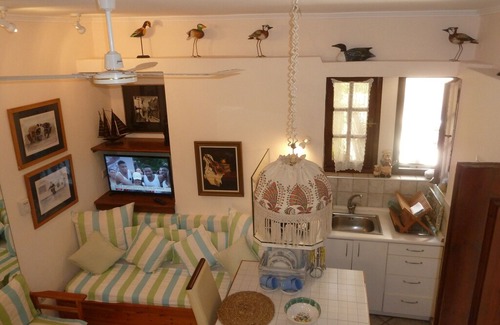 Atsipópoulon Apartment | Calergi 2❤️️Self check-in❤️Very Fast Wi-Fi🌼Private outdoors space🏡Kitchen❤️️