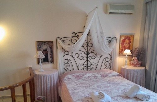 Atsipópoulon Apartment | Calergi 3 - 1BDR Apt - Panoramic Terrace - Amazing Pool - Fast WiFi 79 Mbps