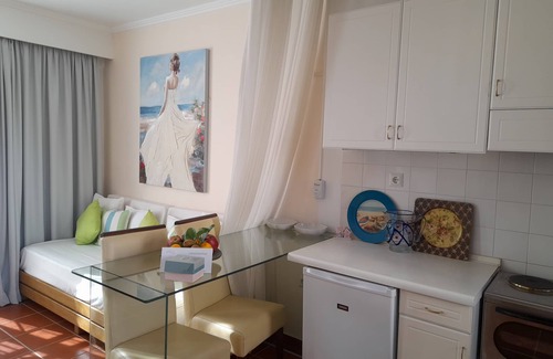 Atsipópoulon Apartment | Calergi Residence 9 - 1BDR - 1LVR-Relaxing Home -Pool Paradise - MONTHLY OFFERS