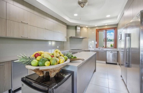 Punta Cana Villa | Caleton 16: Golf & ocean view, full staff, pool, Jacuzzi & Eden Roc Beach Club