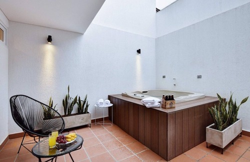 Cali Apartment | Cali's El Peñón: Jacuzzi & Family Apartment