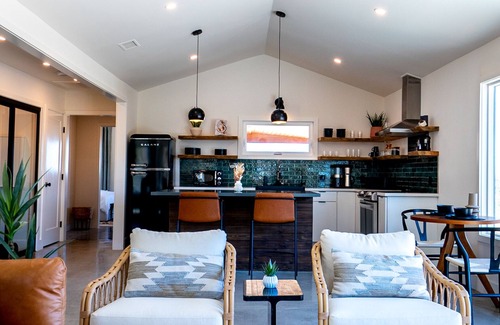 Yucca Valley House | Calico Landing Joshua Tree Oasis with Pool, Spa & Panoramic Desert Views.