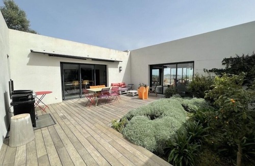 Cirendinu Villa | Californian villa facing the sea, heated pool, hammam, 10 per