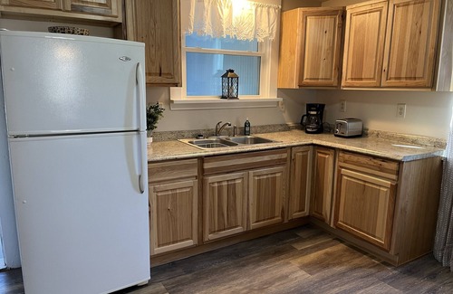 Oneonta Apartment | Calla Lily #1 - Oneonta Apartment close to downtown - 1 of 2 units