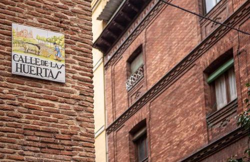 Barrio de las Letras Apartment | Calle Huertas Corazón by RegalateMadrid