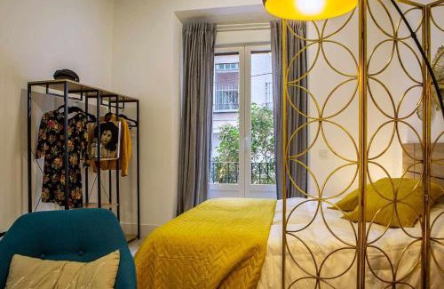 Barrio de las Letras Apartment | Calle Huertas Corazón by RegalateMadrid