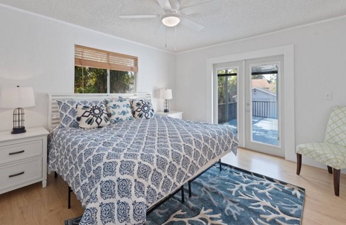 East Naples Cottage | Calling All BOATERS
