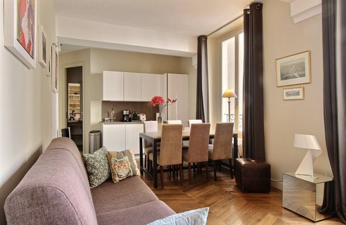 Quartier de la Monnaie Apartment | Calm 2 BD 2 BTH in St. Germain, near the Seine, insurance included
