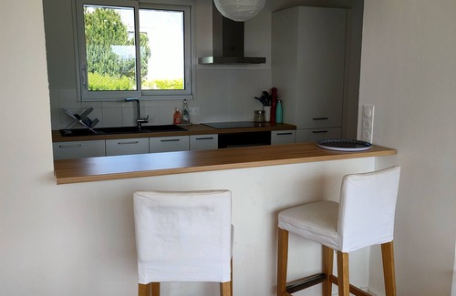 Plouescat House | Calm and light just a stone's throw from the sea