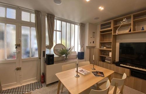 11th Arrondissement Apartment | Calm & Charming Atelier in Paris