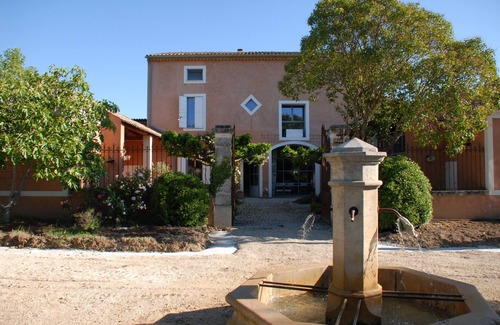 Vaison-la-Romaine Villa | Calm, Comfort and Sports in an organic vineyard 5 minutes from Vaison